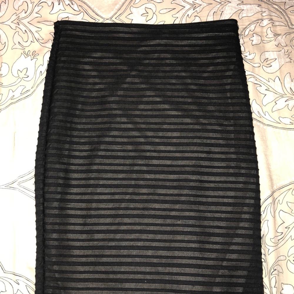 Windsor knee skirt